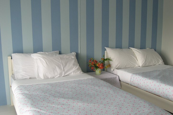 Room 6 of 36