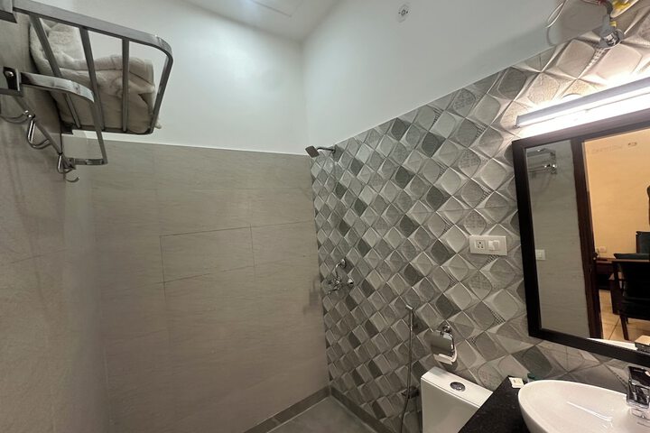 Room 16 of 20