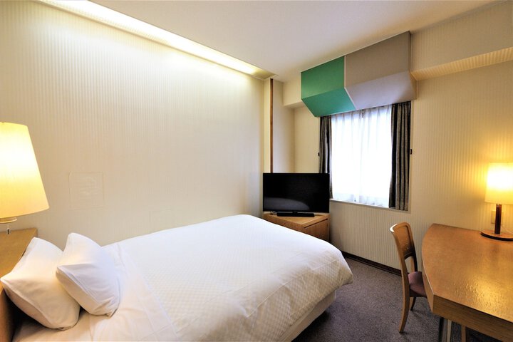 Room 18 of 36