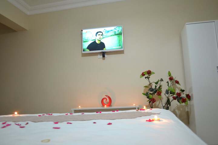 Room 5 of 28