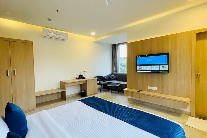 Room 14 of 16