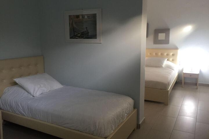 Room 6 of 40