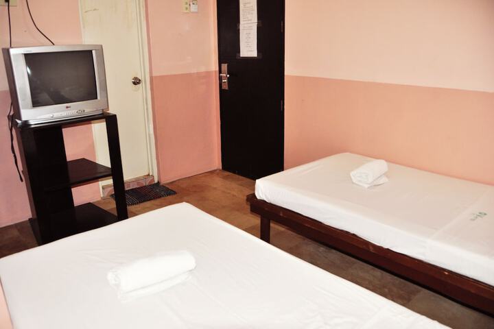 Room 6 of 31
