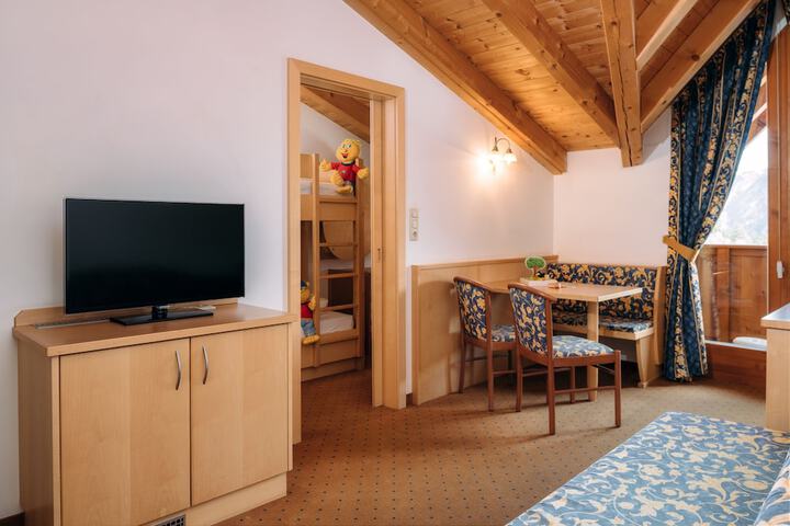 Room 46 of 98