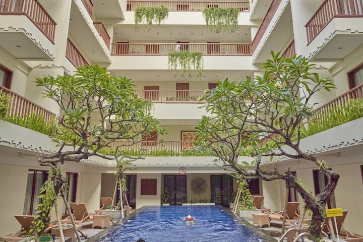 Hotel with Pool
