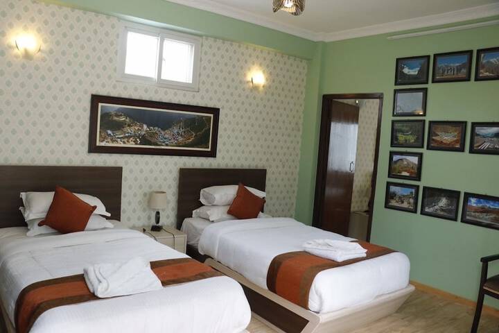 Room 18 of 32