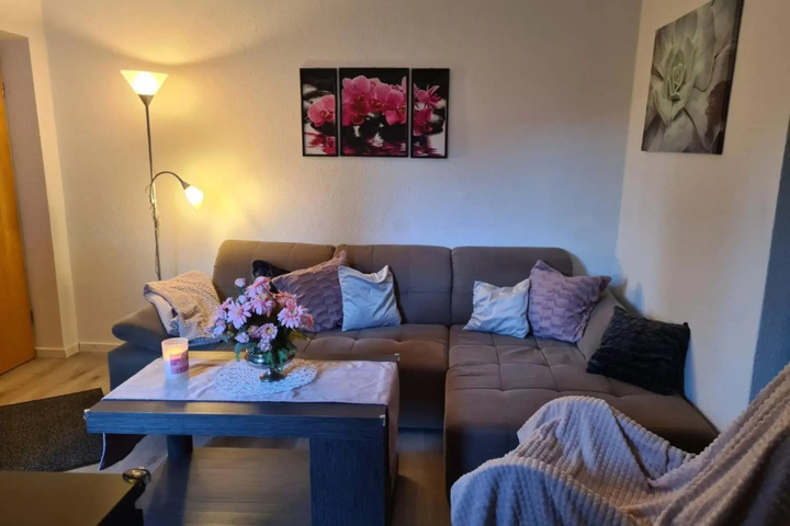 Room 5 of 18