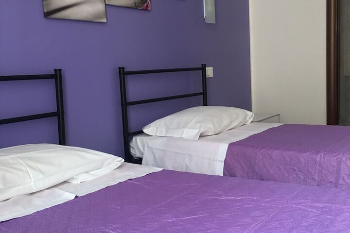 Room 25 of 36