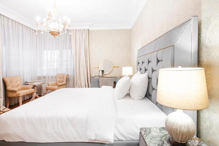 Eclat Luxury Hotel