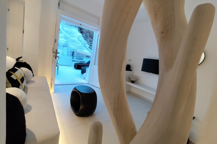 Room 100 of 189
