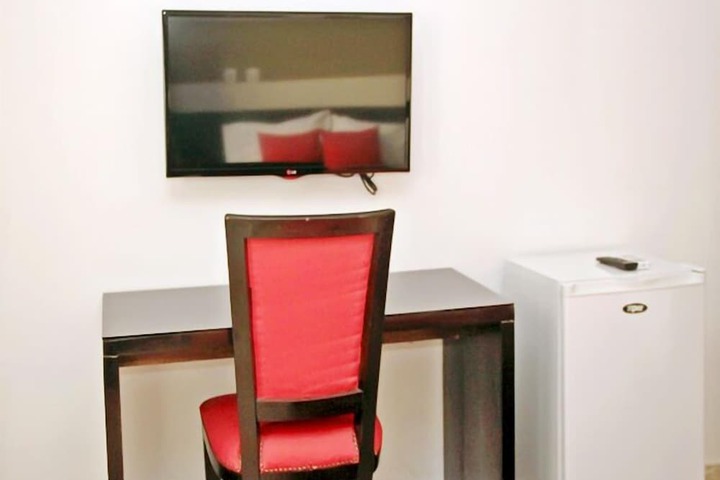 Room 6 of 17