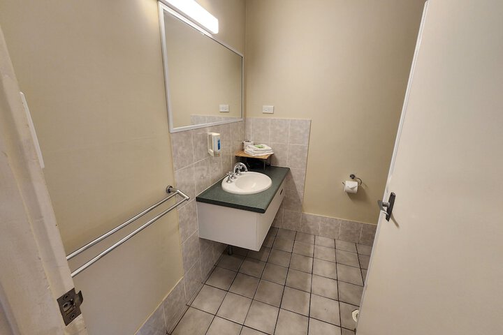 Room 102 of 144