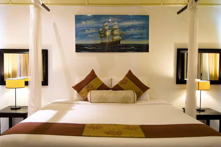 Room 7 of 62