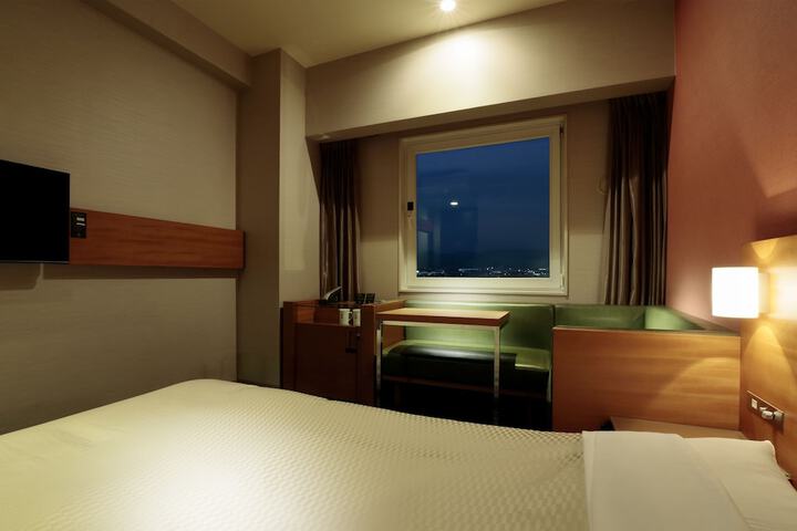 Room 17 of 50