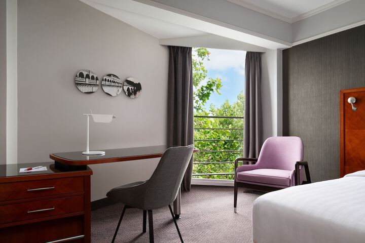 Room 20 of 93