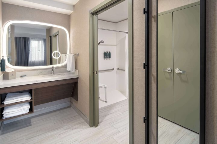 Bathroom shower