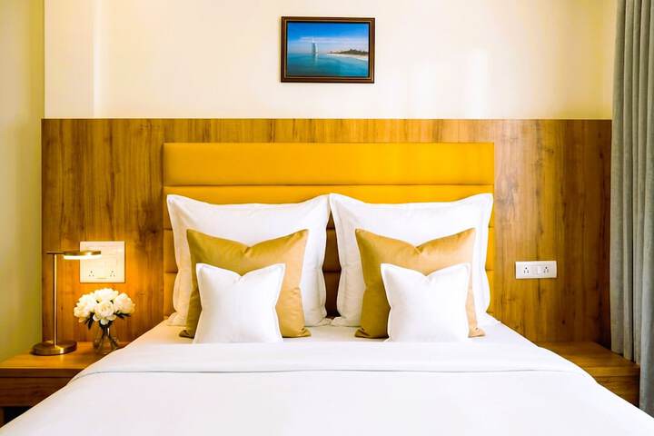 Room 52 of 103