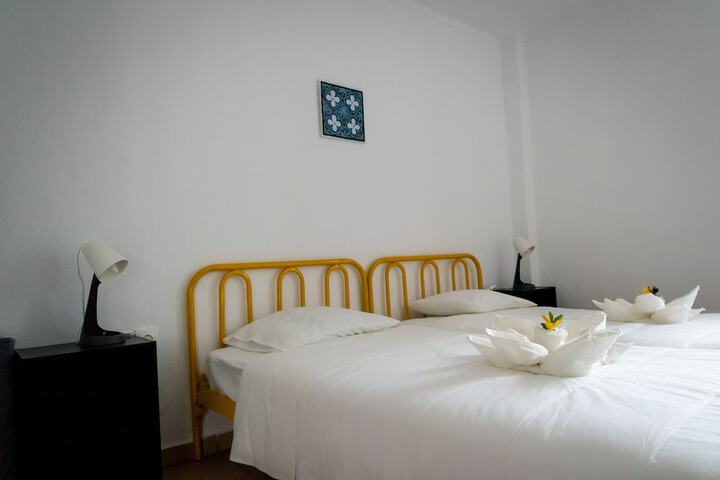 Room 7 of 9