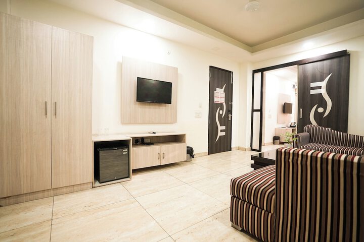 Room 26 of 45