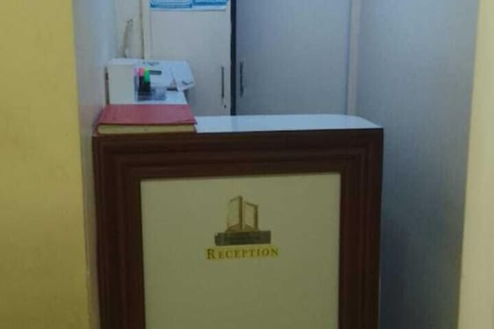Lokhandwala Residency by Glitz Hotel