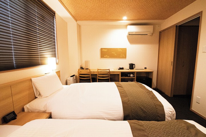 Room 10 of 41
