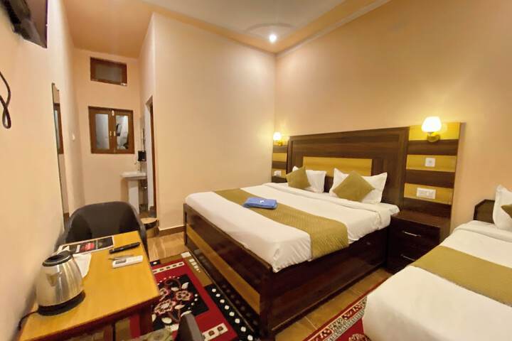 Room 16 of 34