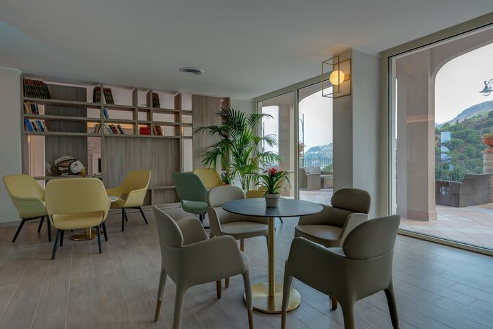 Guest Lobby