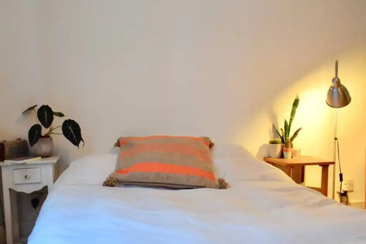 Room 2 of 12