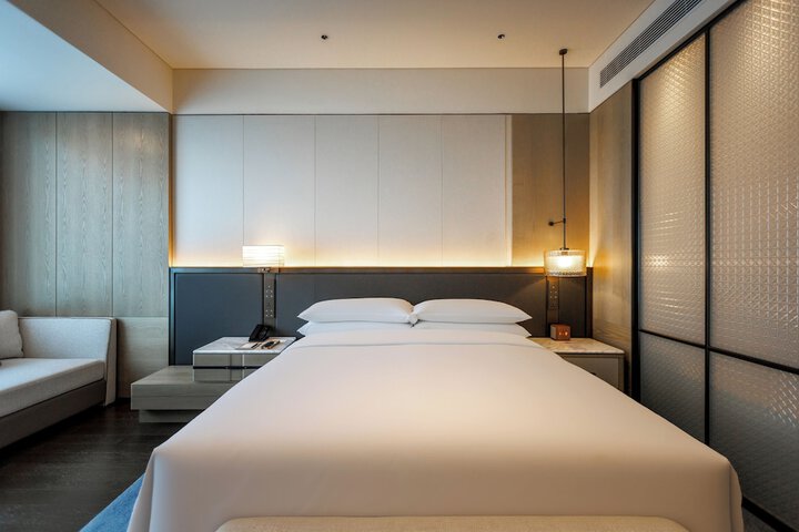 Room 45 of 132