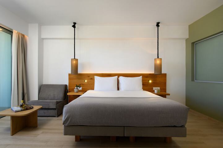 Room 6 of 56