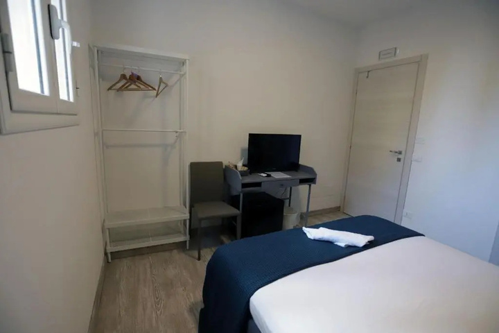 Room 2 of 4