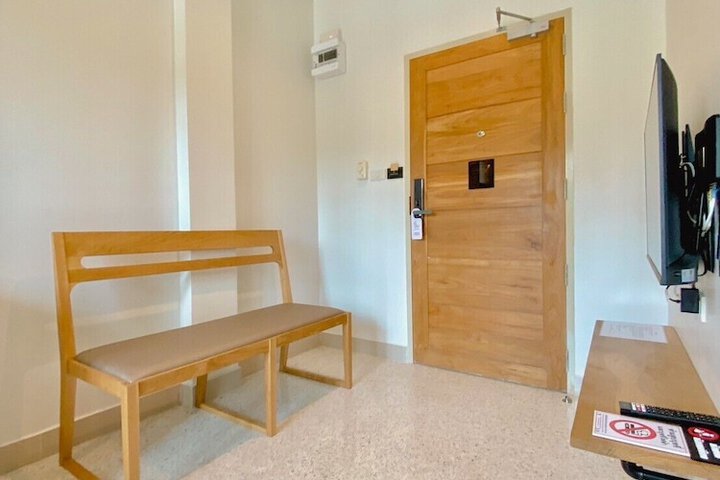 Room 5 of 28