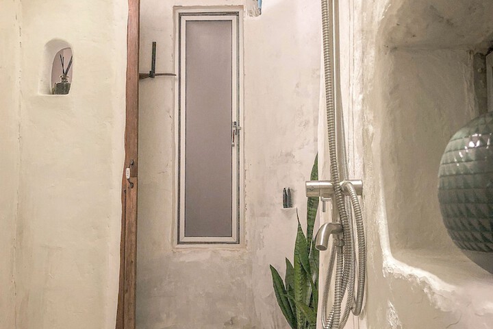 Room 38 of 84