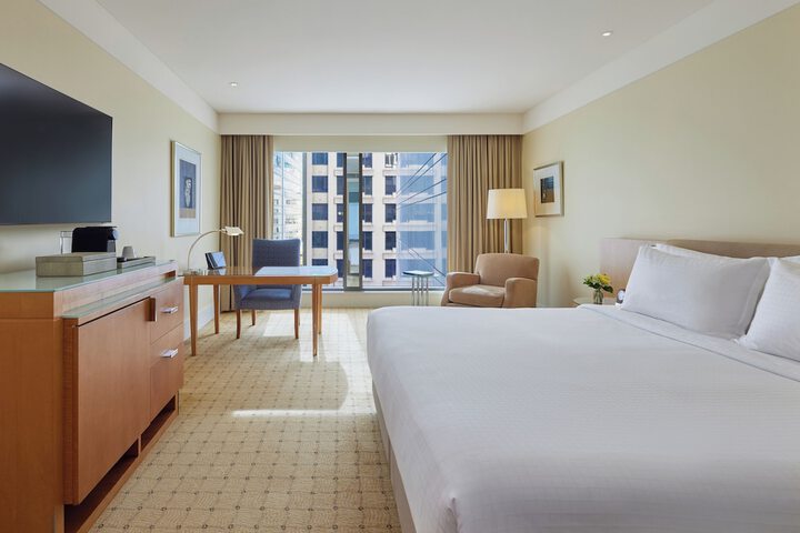 Room 32 of 68