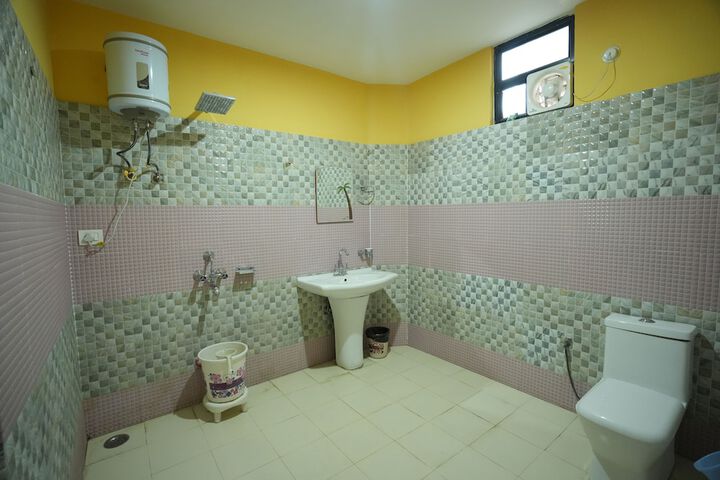 Room 13 of 17