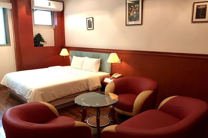 Room 7 of 74