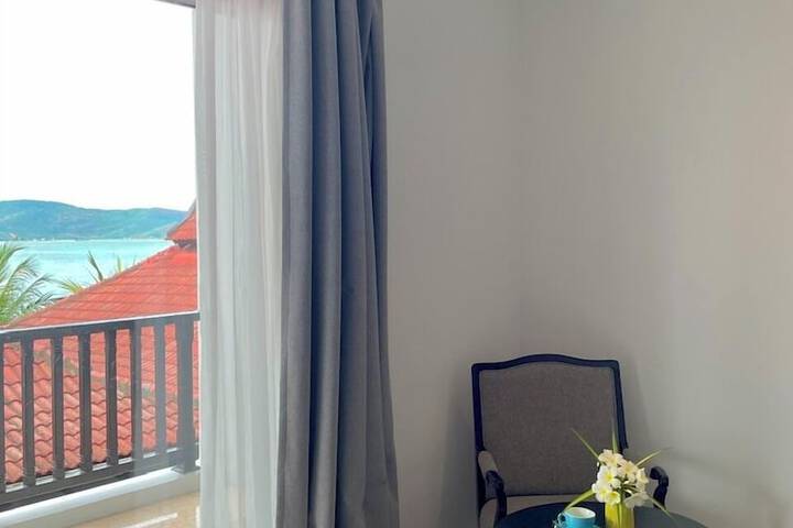 Room 27 of 62