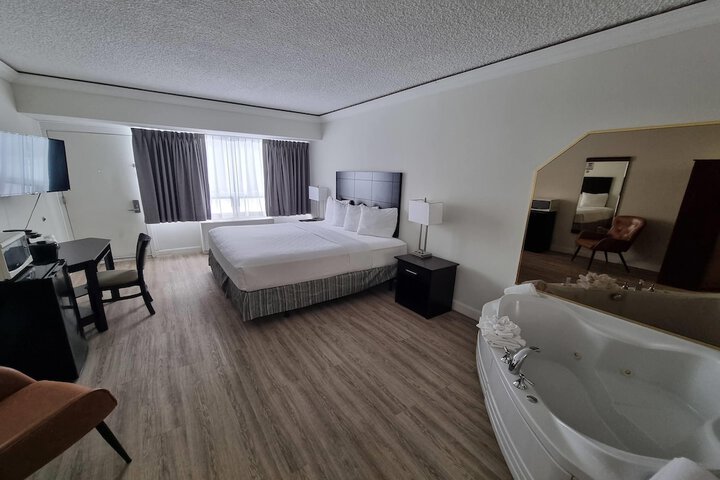 Room 42 of 80