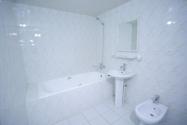 Room 30 of 46