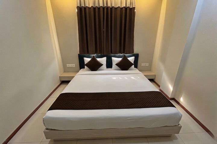 Room 6 of 37