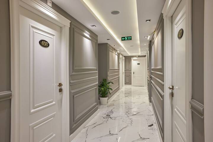 Ballroom/Hall 57 of 60