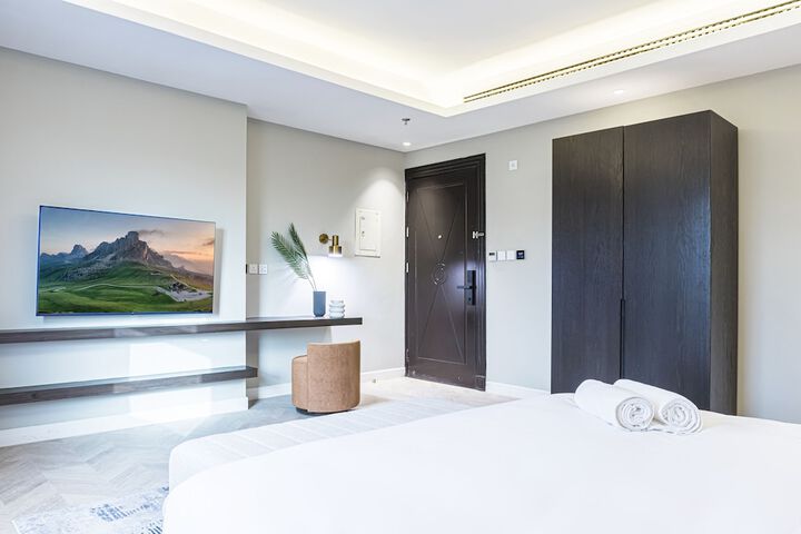 Room 12 of 85