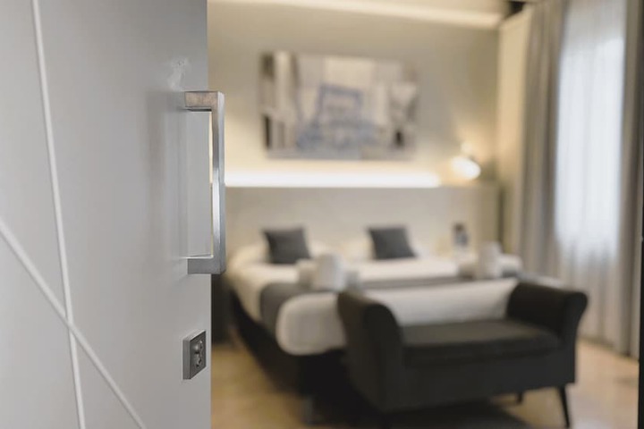 Room 54 of 122