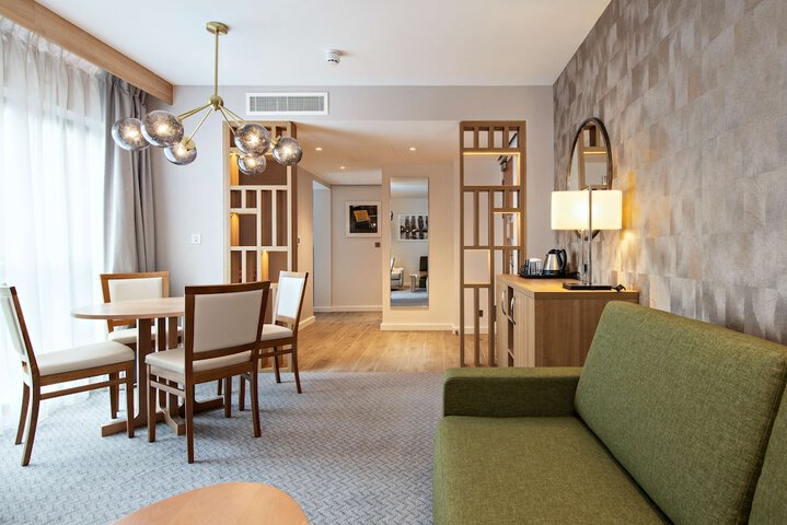Room 21 of 69