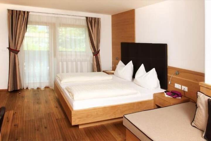 Room 3 of 55