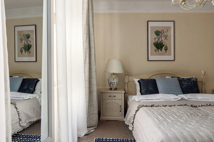 Room 46 of 118