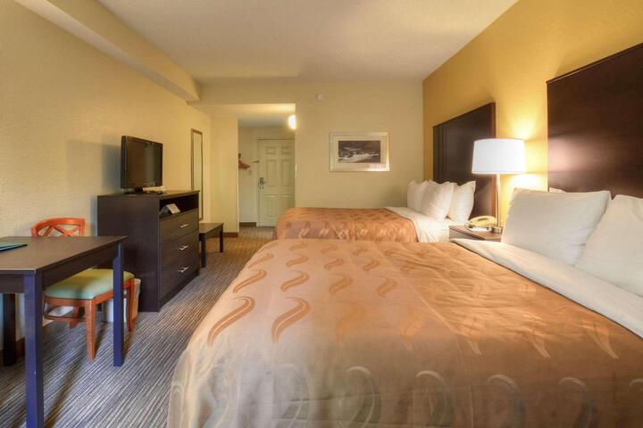 1 Queen Bed Accessible (1 of 13)
