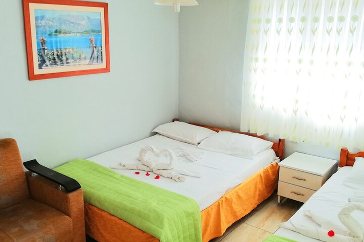 Room 4 of 49