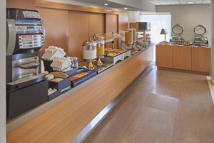 Breakfast/Coffee Service 20 of 24