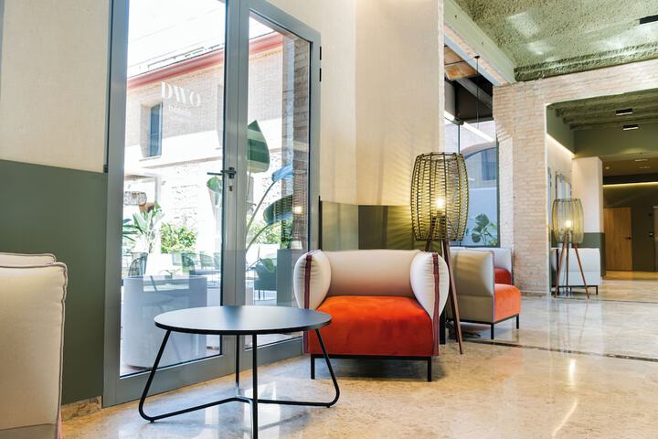 Guest Lobby